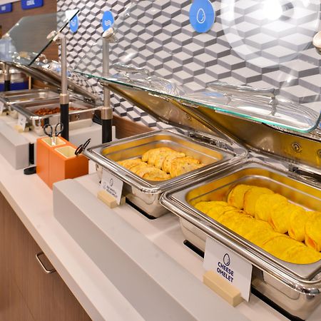 Holiday Inn Express & Suites - Brighton By Ihg Екстериор снимка