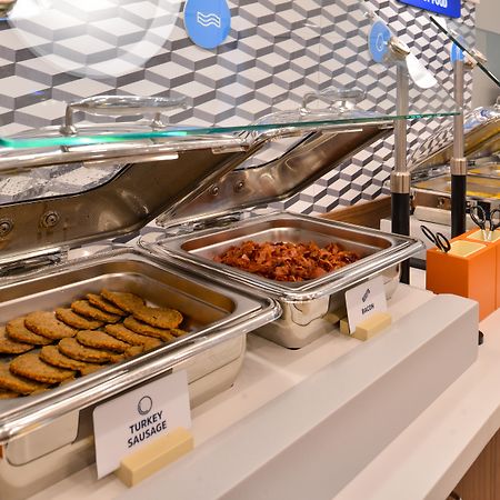 Holiday Inn Express & Suites - Brighton By Ihg Екстериор снимка