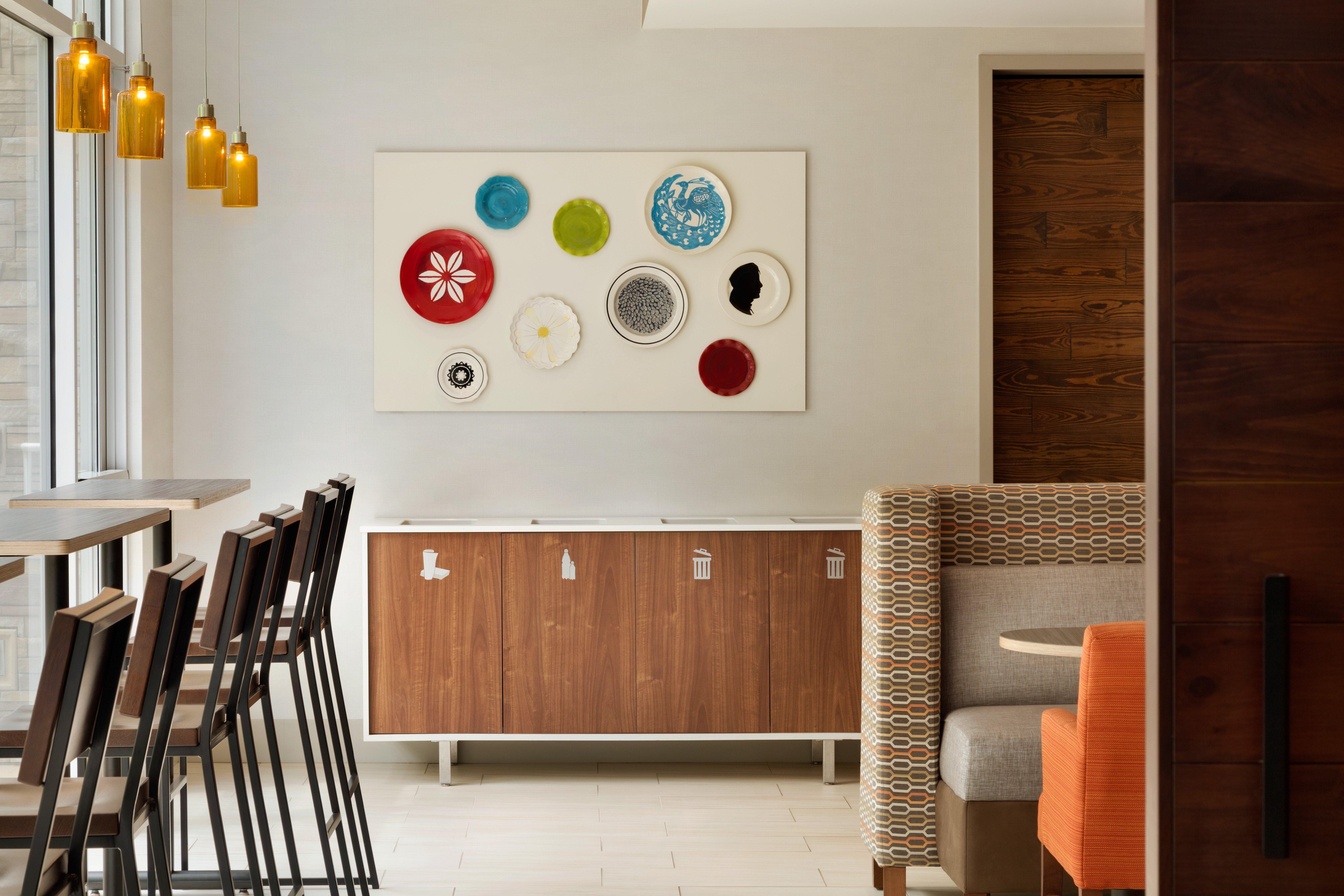 Holiday Inn Express & Suites - Brighton By Ihg Екстериор снимка