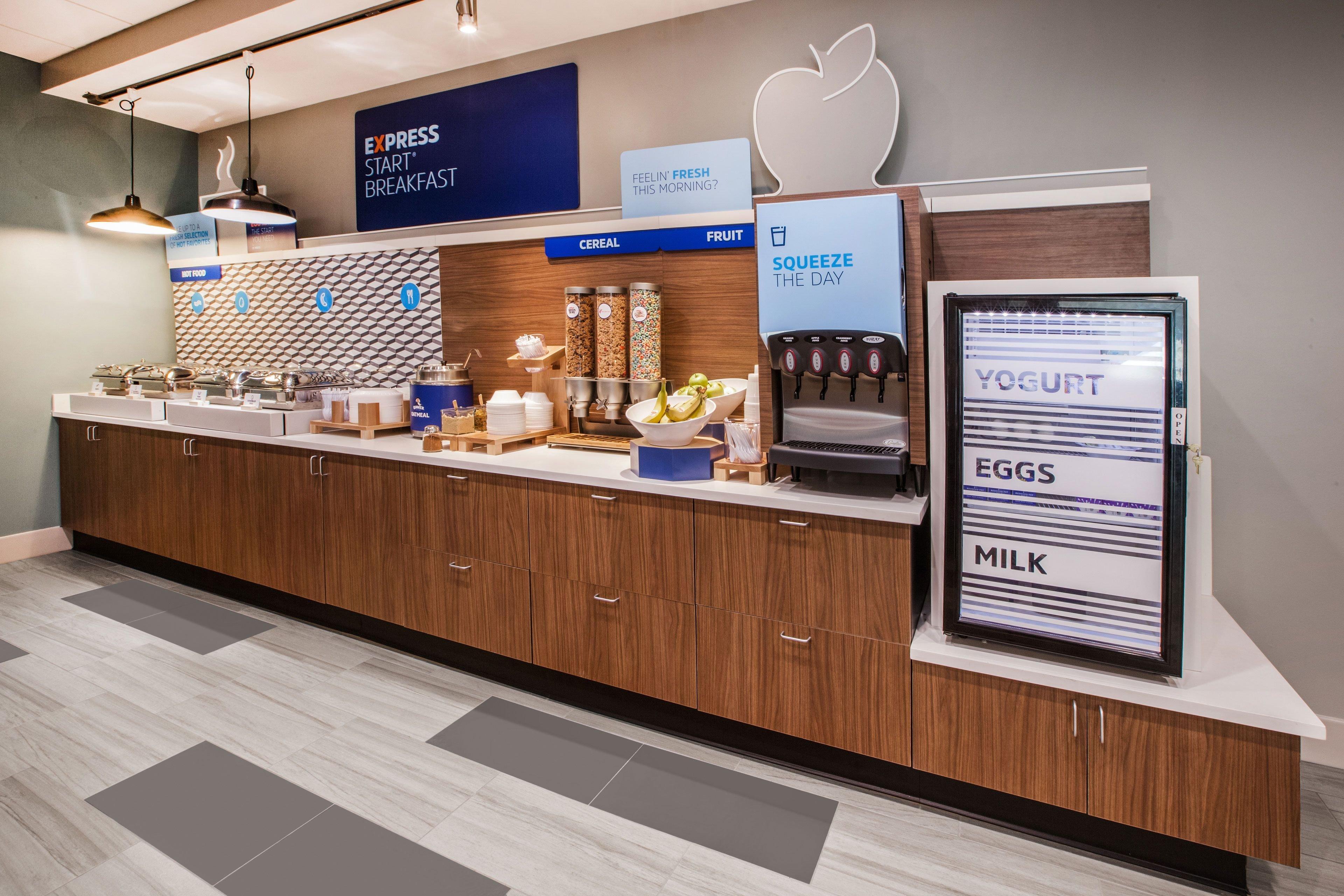 Holiday Inn Express & Suites - Brighton By Ihg Екстериор снимка