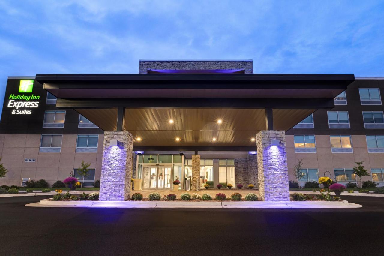 Holiday Inn Express & Suites - Brighton By Ihg Екстериор снимка