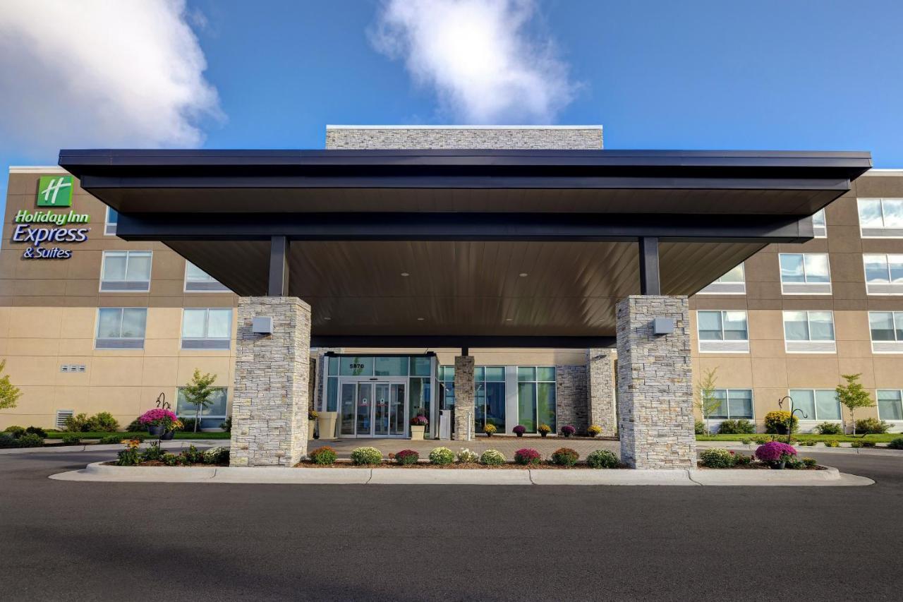 Holiday Inn Express & Suites - Brighton By Ihg Екстериор снимка
