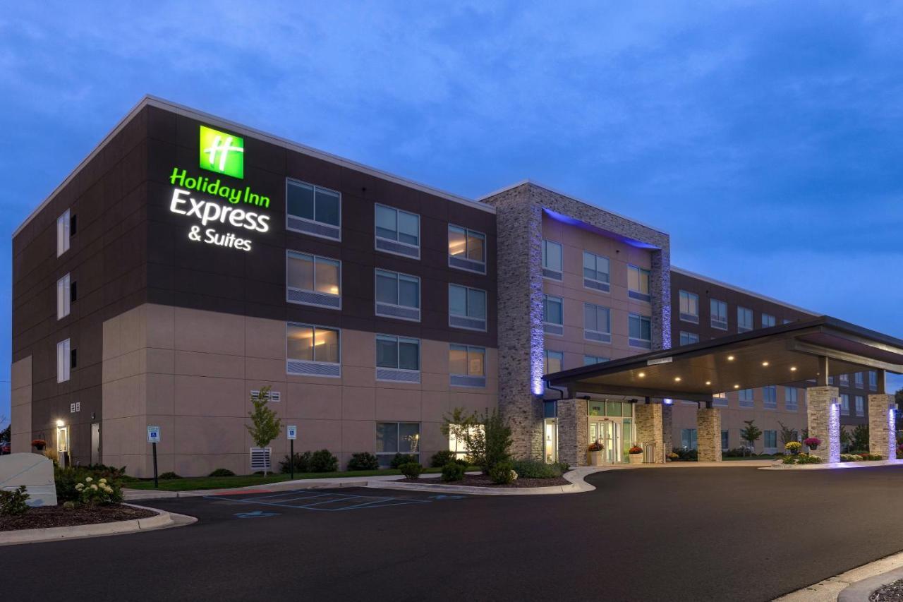 Holiday Inn Express & Suites - Brighton By Ihg Екстериор снимка