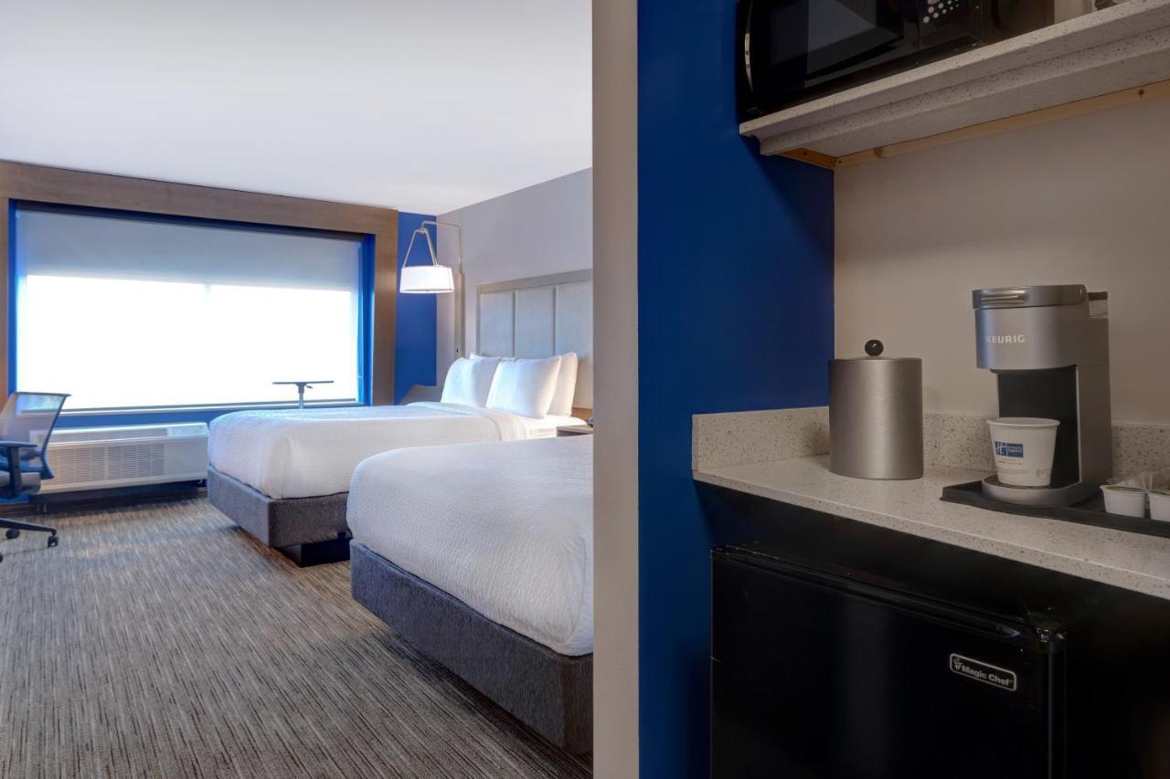 Holiday Inn Express & Suites - Brighton By Ihg Екстериор снимка