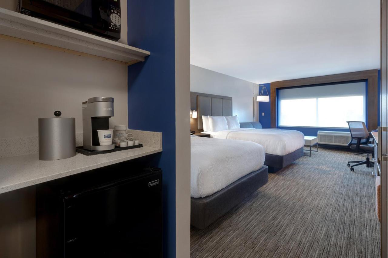 Holiday Inn Express & Suites - Brighton By Ihg Екстериор снимка