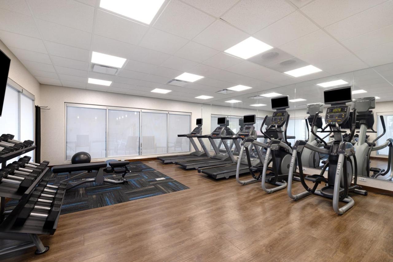 Holiday Inn Express & Suites - Brighton By Ihg Екстериор снимка