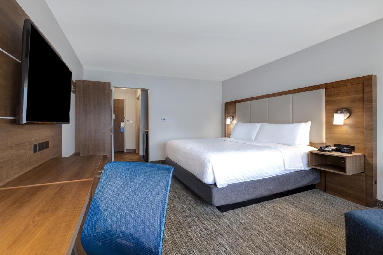 Holiday Inn Express & Suites - Brighton By Ihg Екстериор снимка